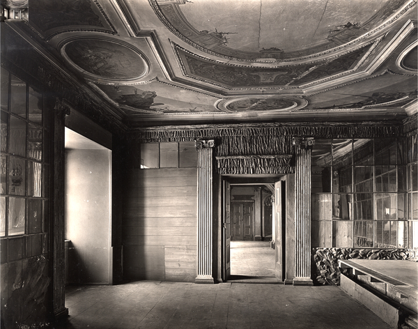 Die ehemalige Naturalienkammer der Berliner Kunstkammer (Raum 990), Fotografie von Gustav Schwarz, Ende der 1920er Jahre. Staatliche Museen zu Berlin, Zentralarchiv, Ident.Nr. ZA 2.20./01261.